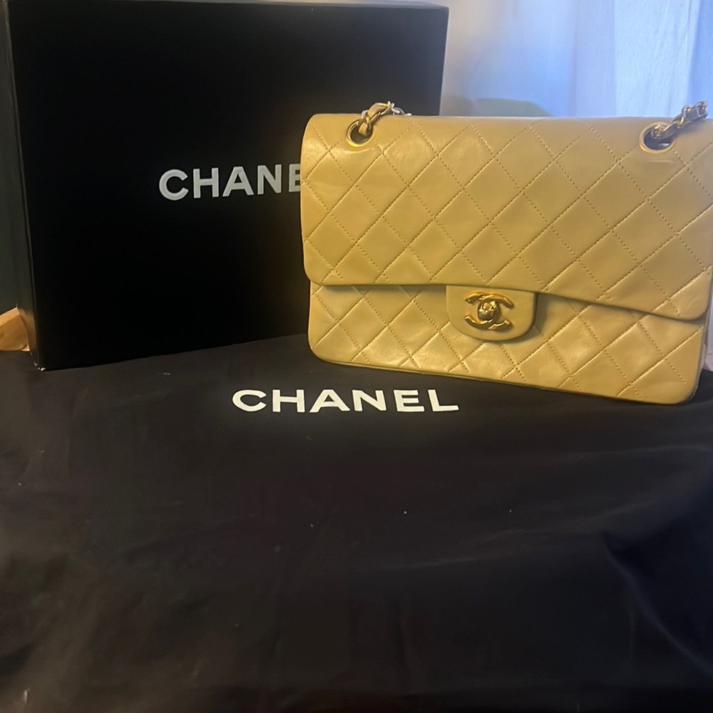 🔥Authentic Chanel medium Double Flap Classic Handbag🔥